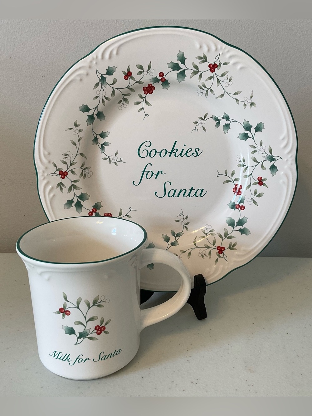 Vintage Pfaltzgraff Winterberry Milk and Cookies for Santa Plate and Mug Set